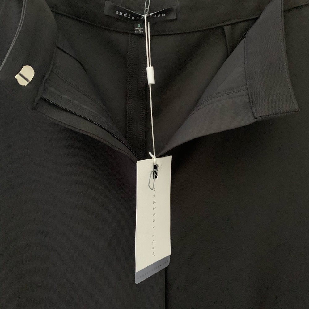 Endless Rose Capri Pants - Picture 4 of 4